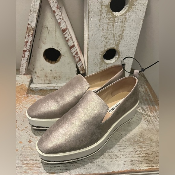 Karl Lagerfeld Womens 8.5 Metallic Platform Slip-Ons - Picture 1 of 10